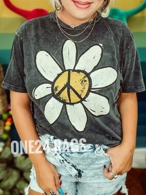 One24 Rags Dirty Daisy Peace Sign Graphic Tee S-2X NWT